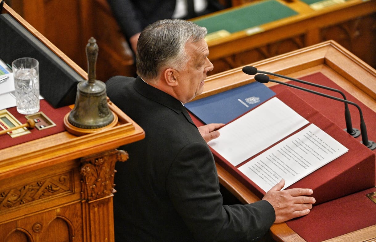 Orbán Viktor a veszély évtizedéről beszélt, kormányáról azonban nem mondott semmit