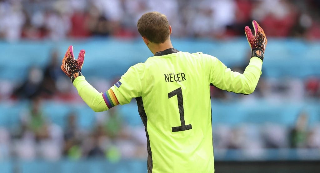 Nem lép fel az UEFA a szivárványszínű karszalagot viselő német csapatkapitány ellen