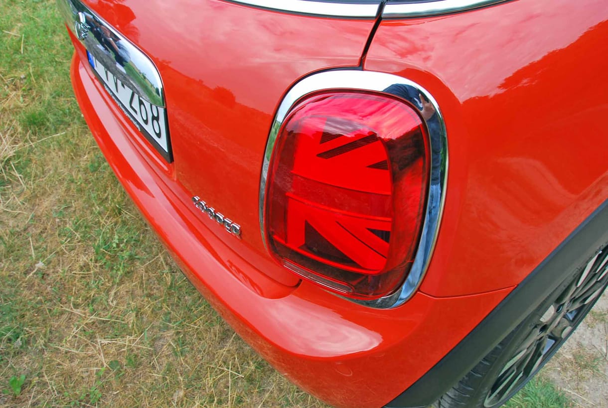 Brexit: bukhatják a britek a Minik gyártását, lelépne a Toyota is