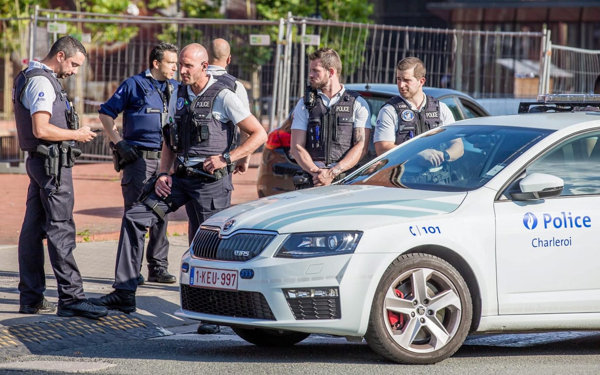 Ismét bozótvágó kés Belgiumban