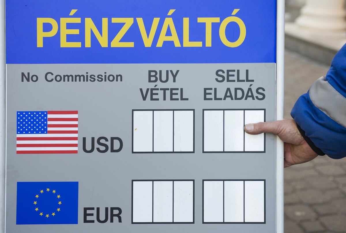 Napi Gazdaság: Feketelistára került a forint