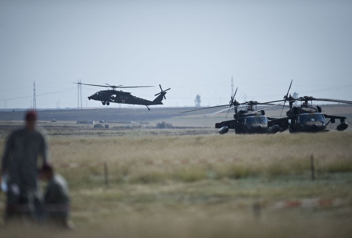 Katonai helikopterek fognak gyakorlatozni a Duna Plazánál