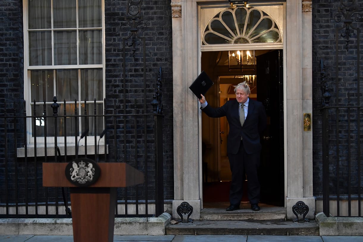 Most lehet igazán dühös Hugh Grant, hogy szándéka ellenére segített győzni Boris Johnsonnak