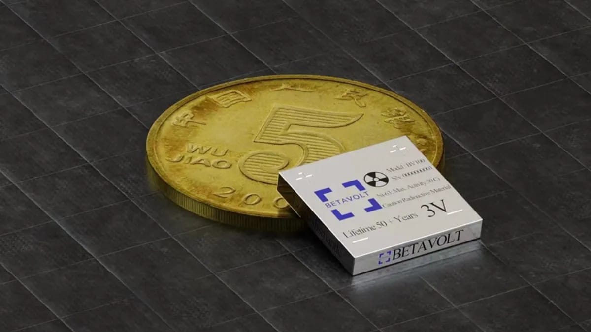 50 évig nem kellene feltölteni a telefont, amibe ezt a nukleáris akkumulátort szerelik