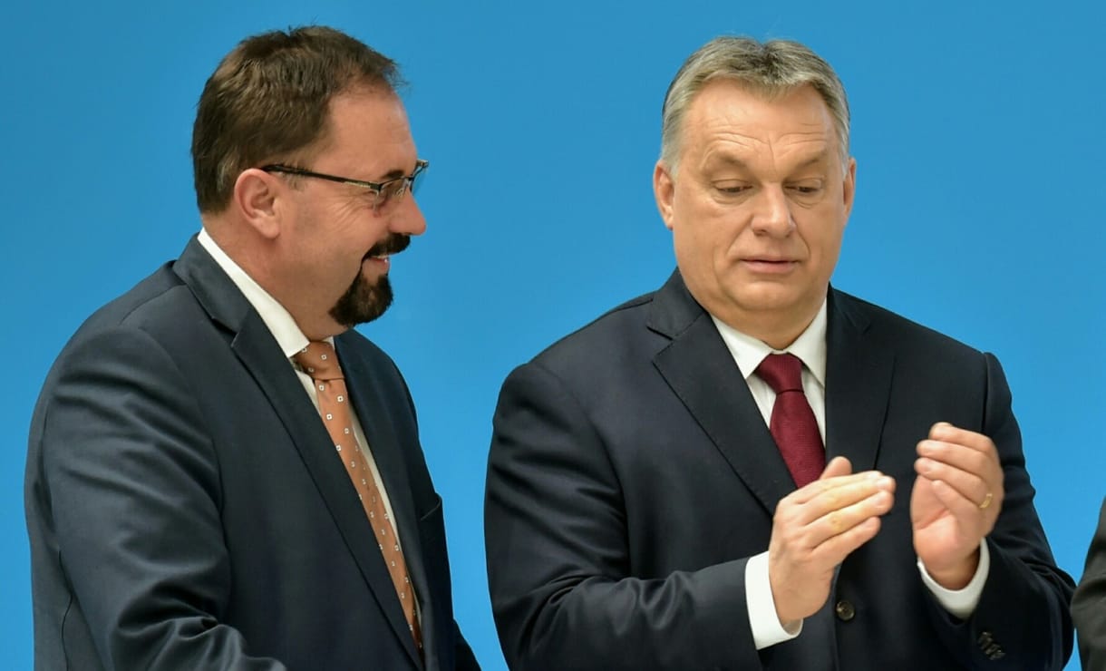 Válasz helyett letrágározta a Hír Tv újságíróit Pócs János