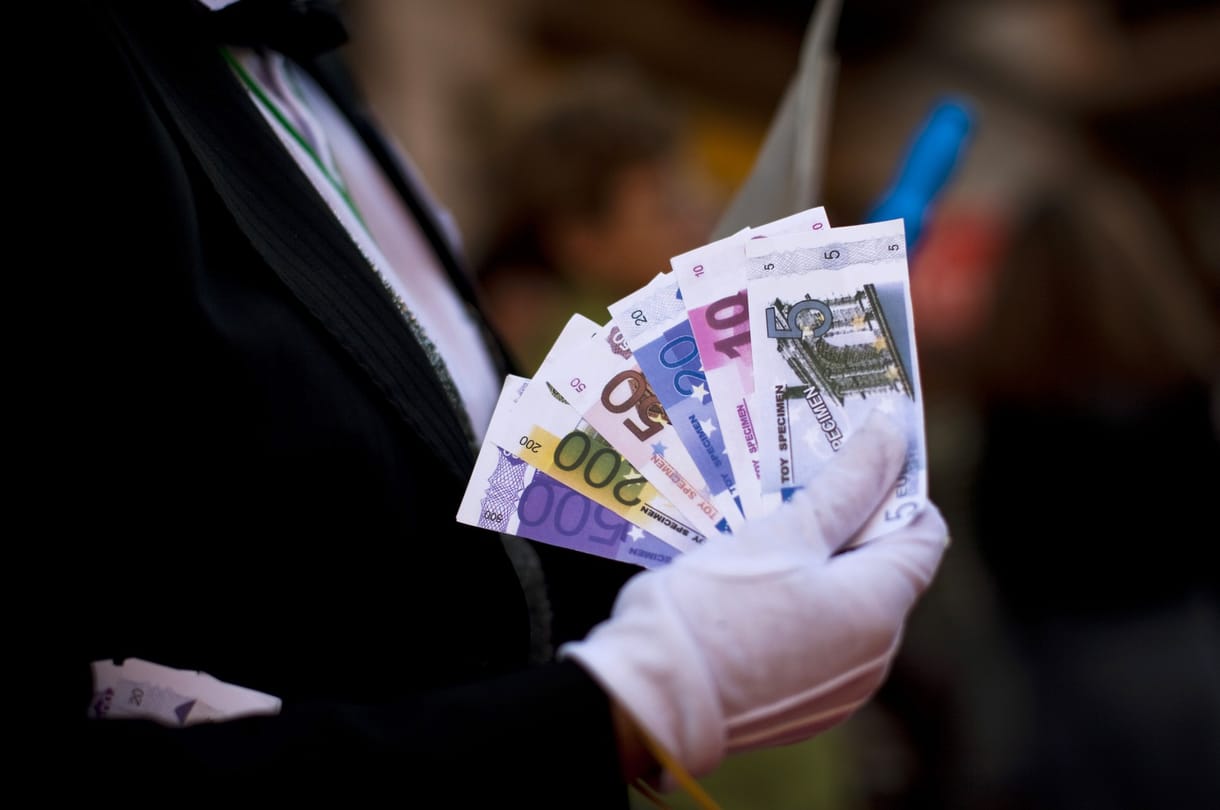 Már csak 305 forint egy euró