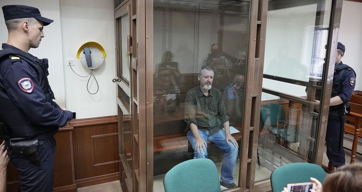Akár öt év börtönt is kaphat az orosz hadvezetést kritizáló egykori FSZB-tiszt