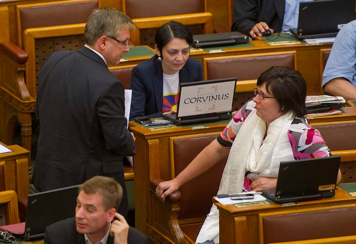LMP: a kormány beismerte az egykulcsos adórendszer bukását