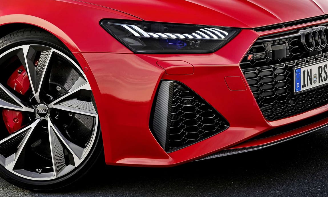 Hibrid V8: 600 lóerővel érkezett meg az új Audi RS7