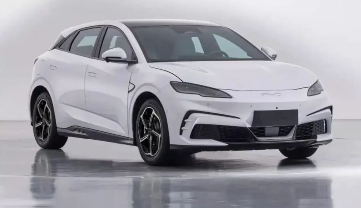 Már huligán autóban is a kínaiak diktálhatnak, ilyen lesz a BYD hot hatch modellje