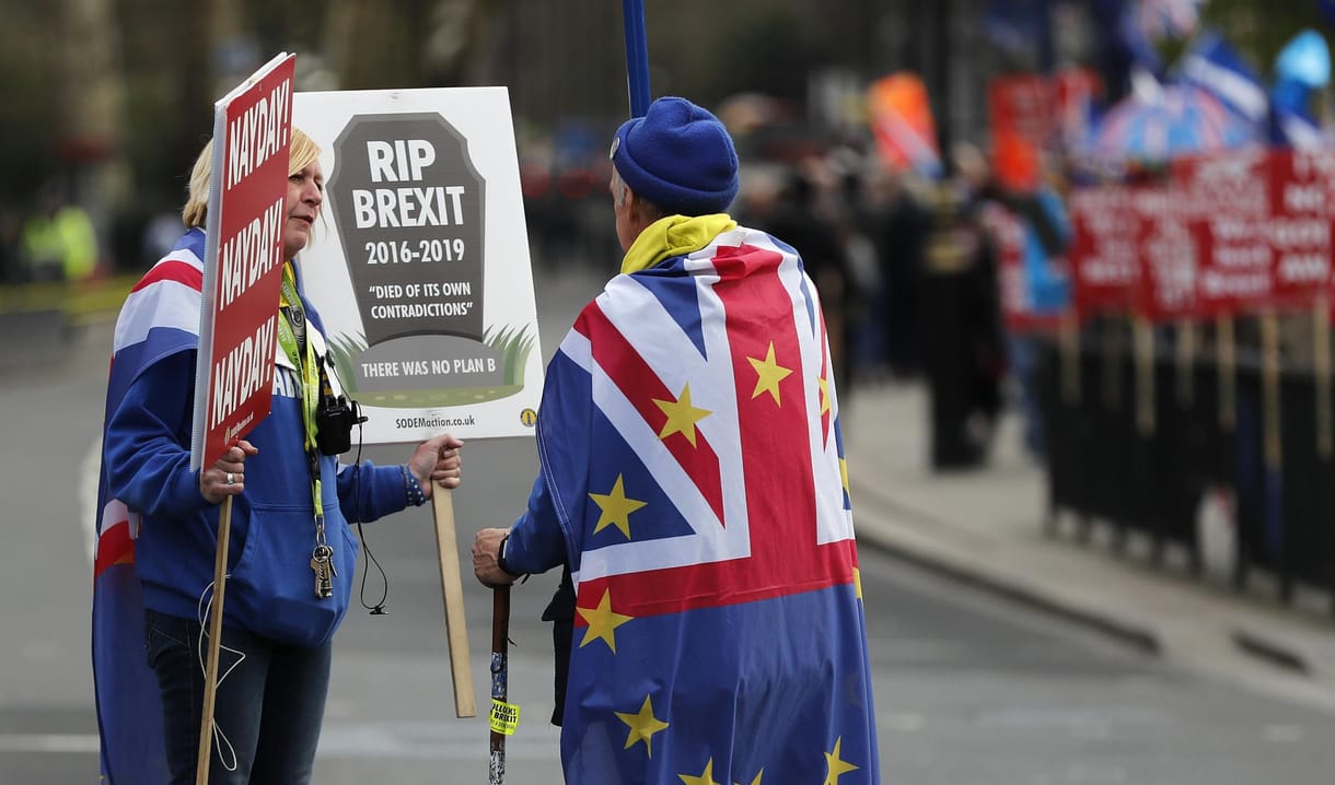 Megint leszavazott a brit parlament minden Brexit-javaslatot