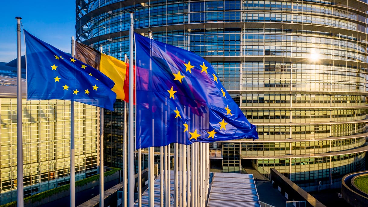 Szőnyegeken és panorámabáron spórol az Európai Parlament, hogy fizetni tudja a rezsit