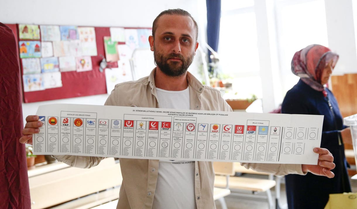 Egymásnak ellentmondó eredmények jönnek Törökországból, néhány ellenzéki párt már örül