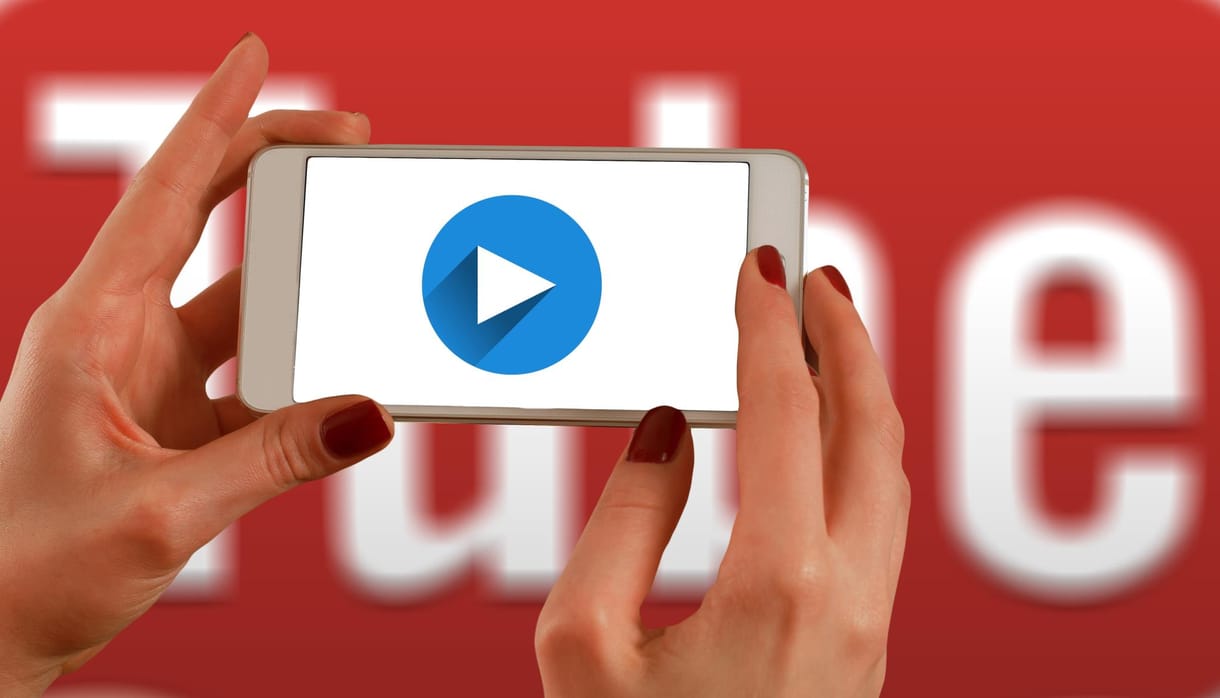 Örülne, ha így nézne ki a YouTube? Nem tűnik rossz ötletnek