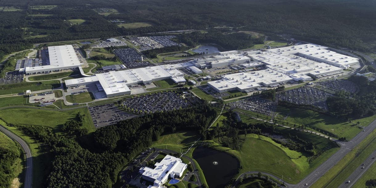 Elkezdte építeni saját Gigafactoryját a Mercedes