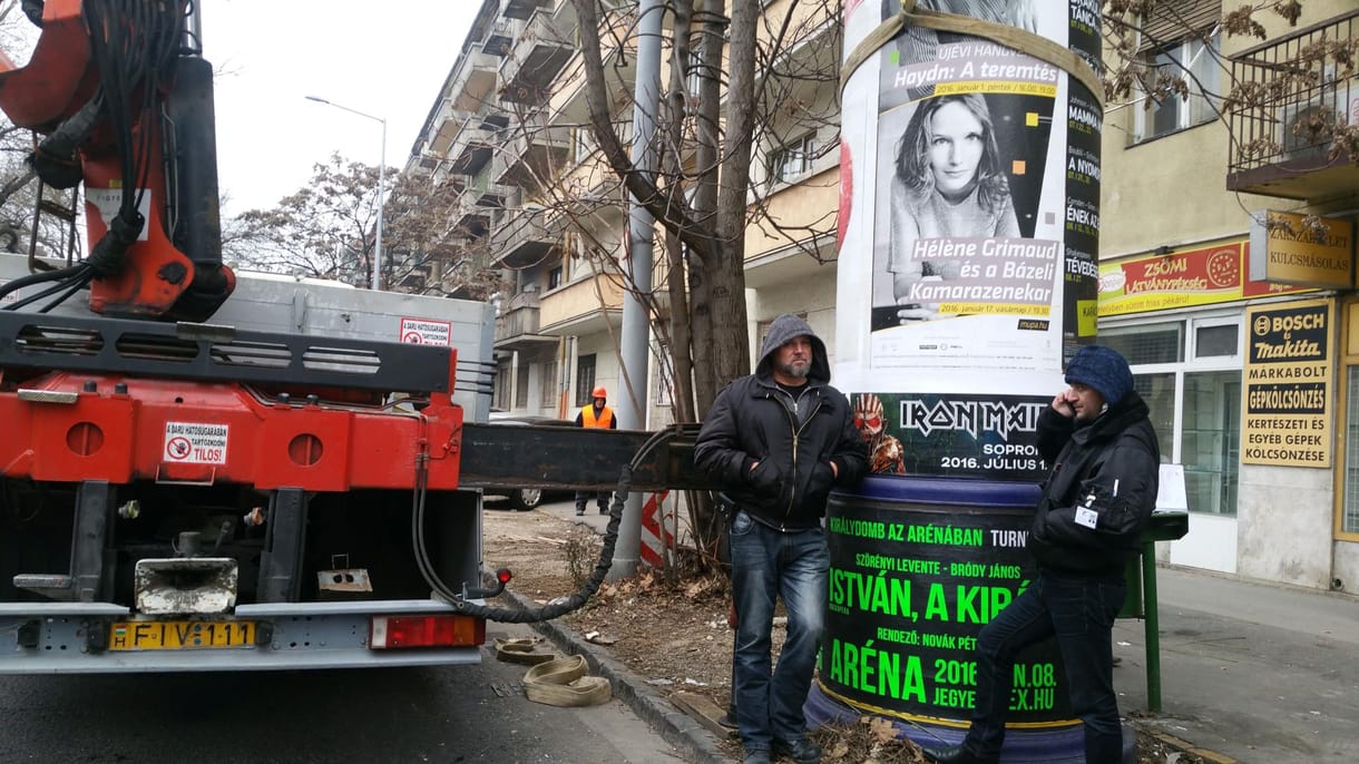 S. Lajos, belbiztonsági rizikó