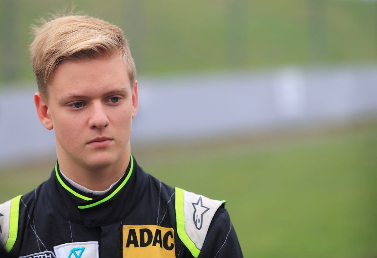 Megint Schumacher lehet a Ferrari pilótája - beindultak a találgatások