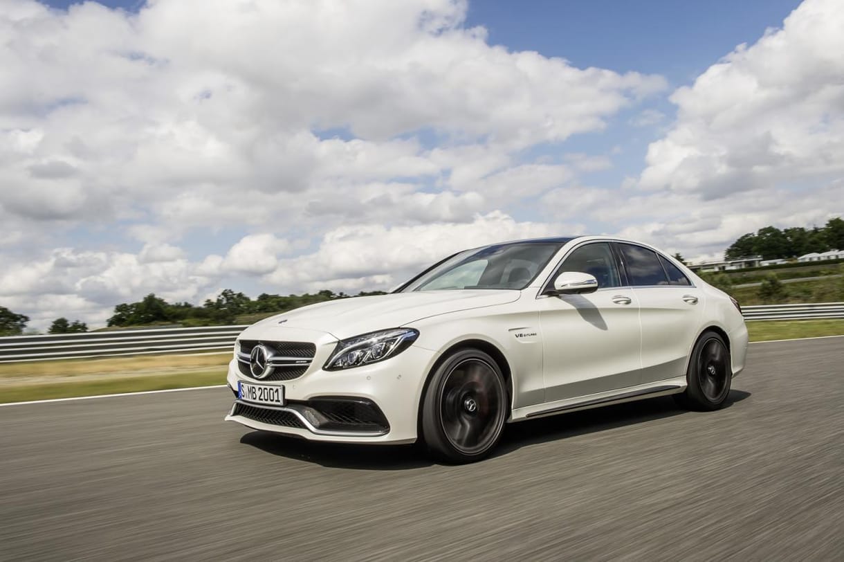 Félezer lóerővel érkezett az új Mercedes-Benz C63 AMG