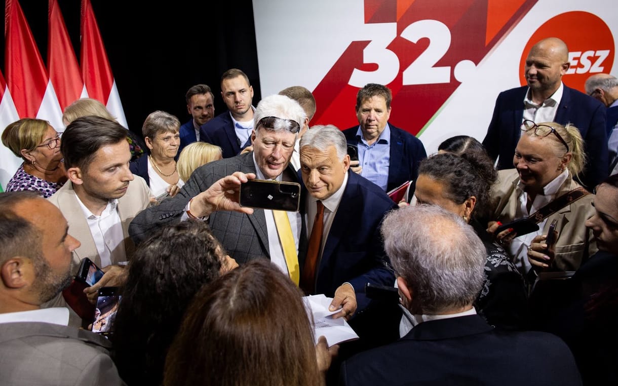 Fideszesek fele hisz Orbánnak a párt átadásáról.