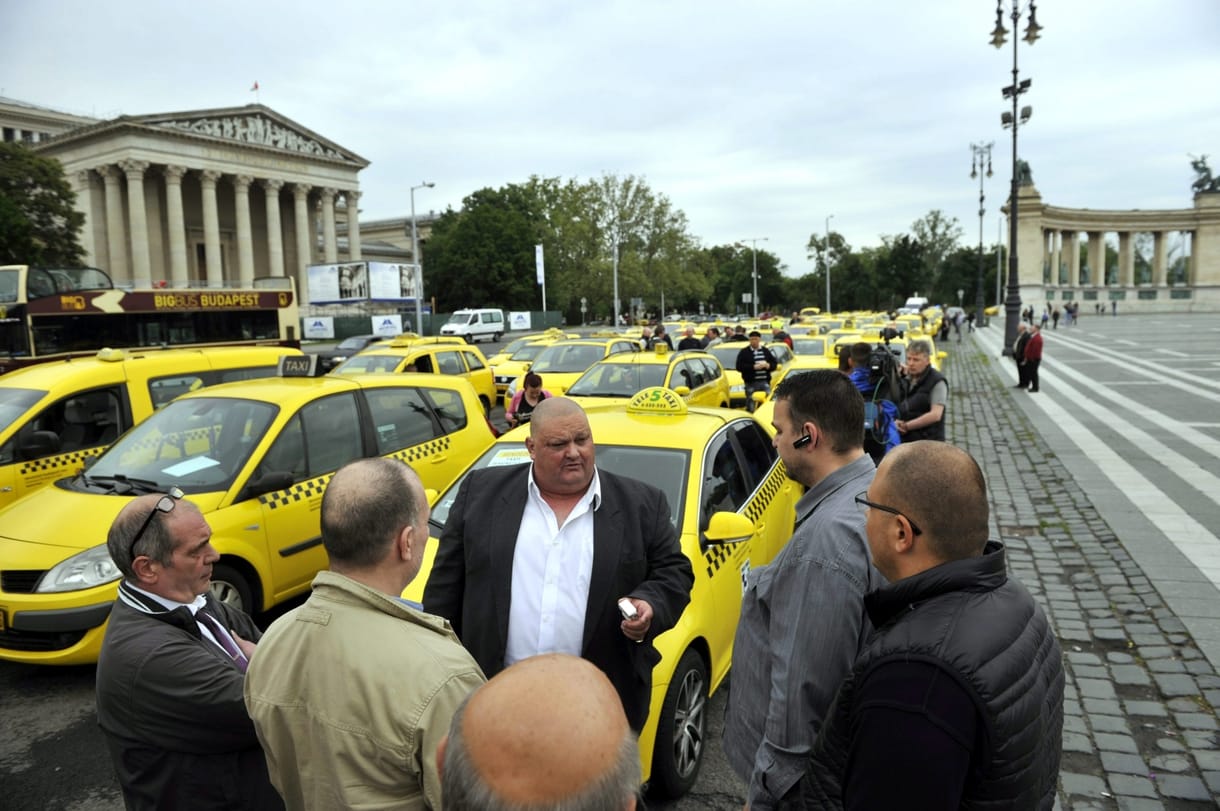 Ferihegyi blokáddal fenyegetőznek az Uber kinyírói