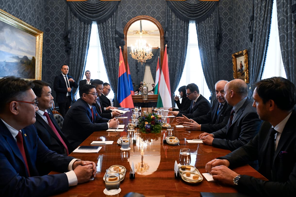 Egy napra teljesen mongol-üzemmódba állt a magyar diplomácia - egy nem mindennapi 24 óra dokumentációja