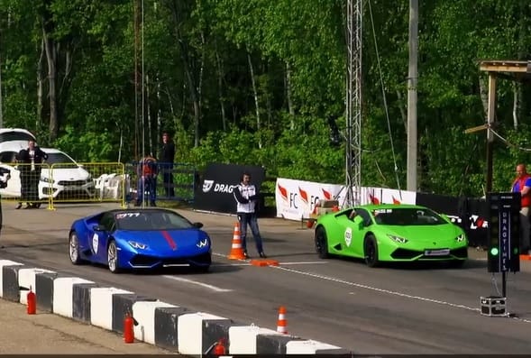 Így gyorsul egy turbósított Lamborghini Huracan a gyári változat ellen – videó