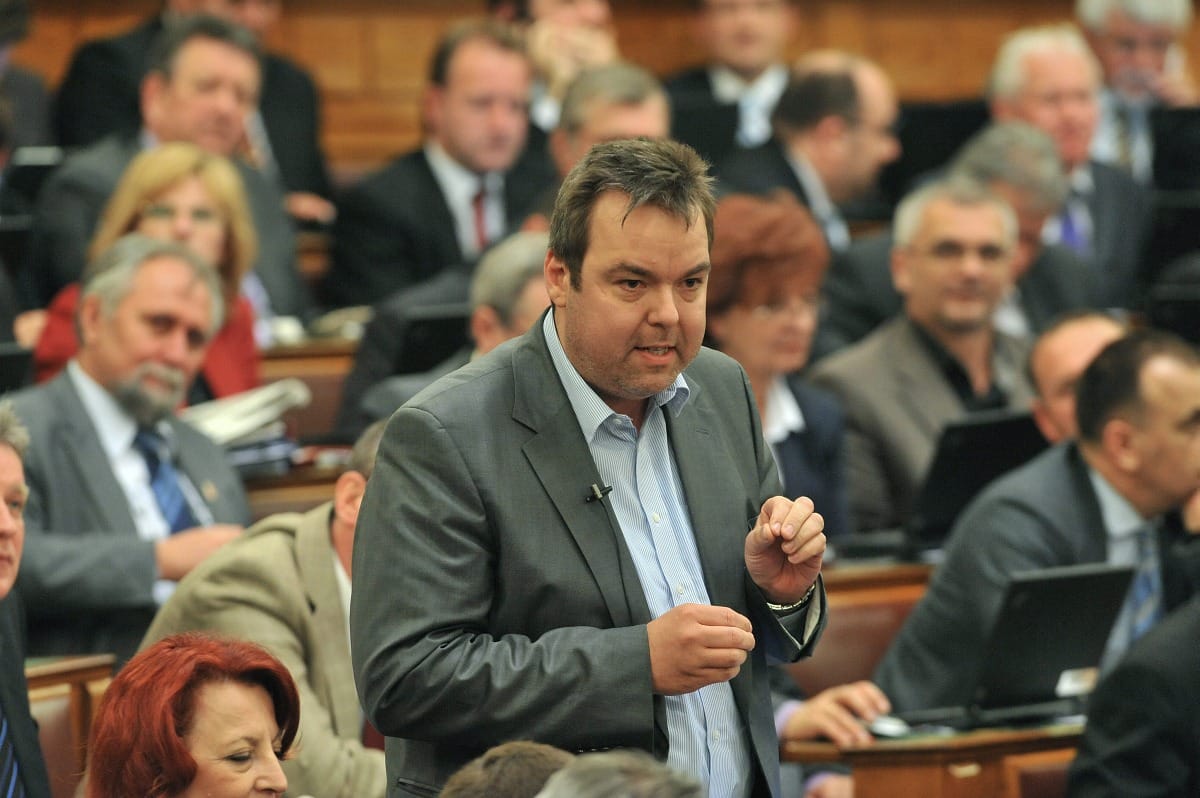 Megint egy emberére szabná a törvényeket a Fidesz
