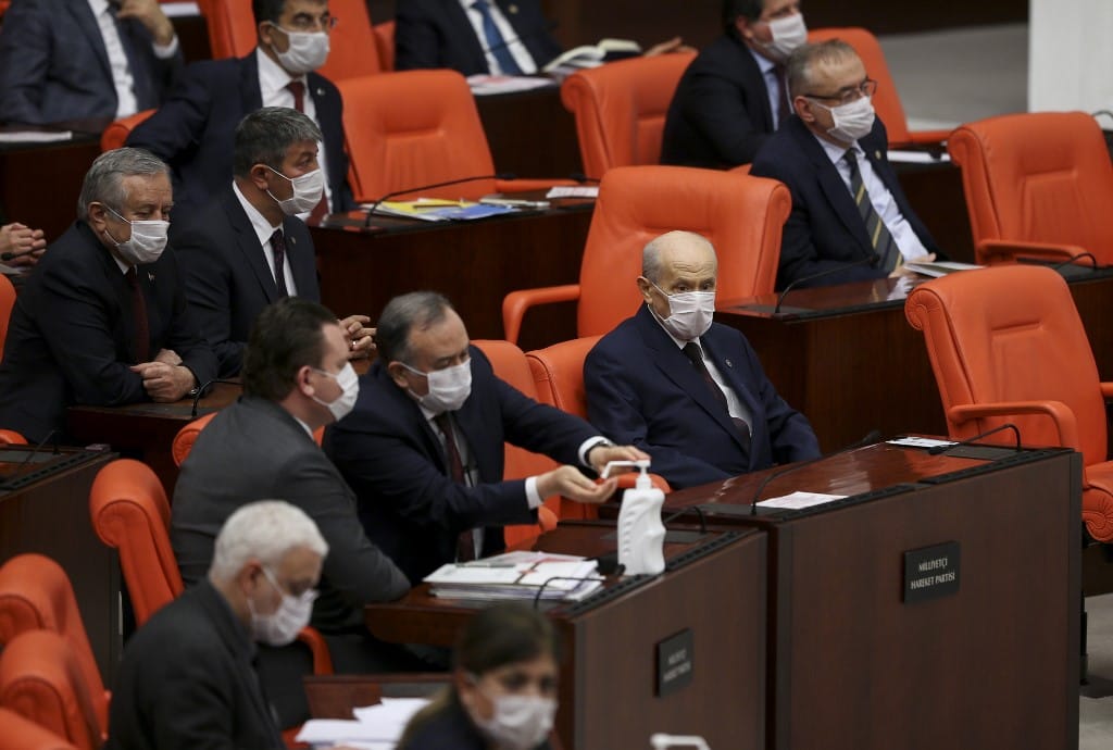 Törökországban szabadon engednek a járvány miatt 45 ezer rabot a börtönből