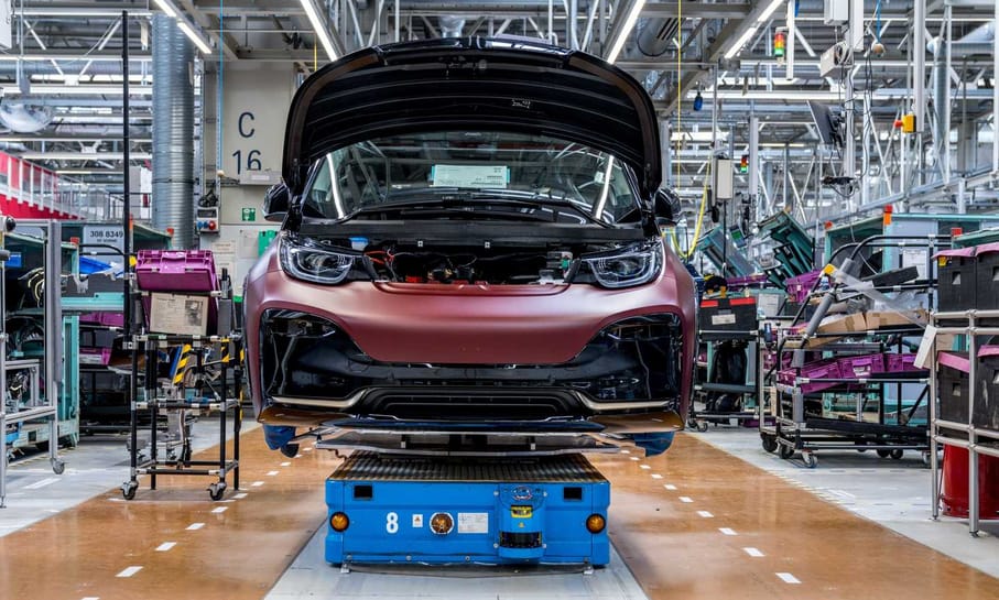 9 év után búcsúzik a villanyautó-piac egyik úttörője, a BMW i3