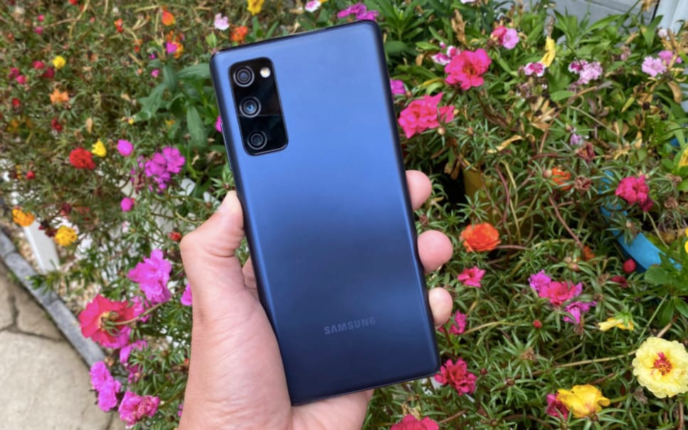 Mikor jön az olcsóbb Galaxy S21? Úgy tűnik, késik a rajongói változat