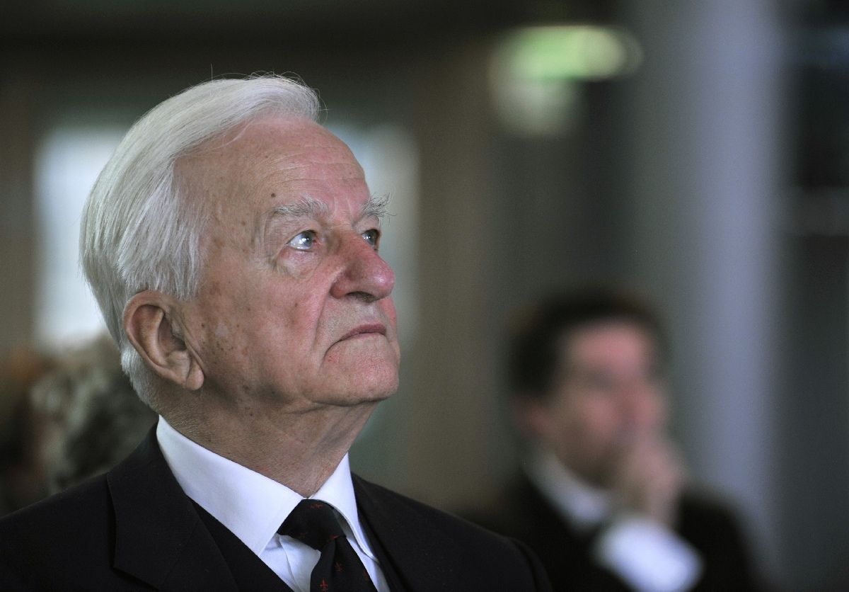 Meghalt Richard von Weizsäcker