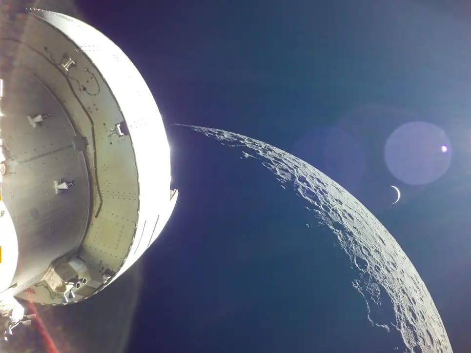 10+1 gyönyörű felvétel, amit a NASA Orion űrhajója készített a Holdnál
