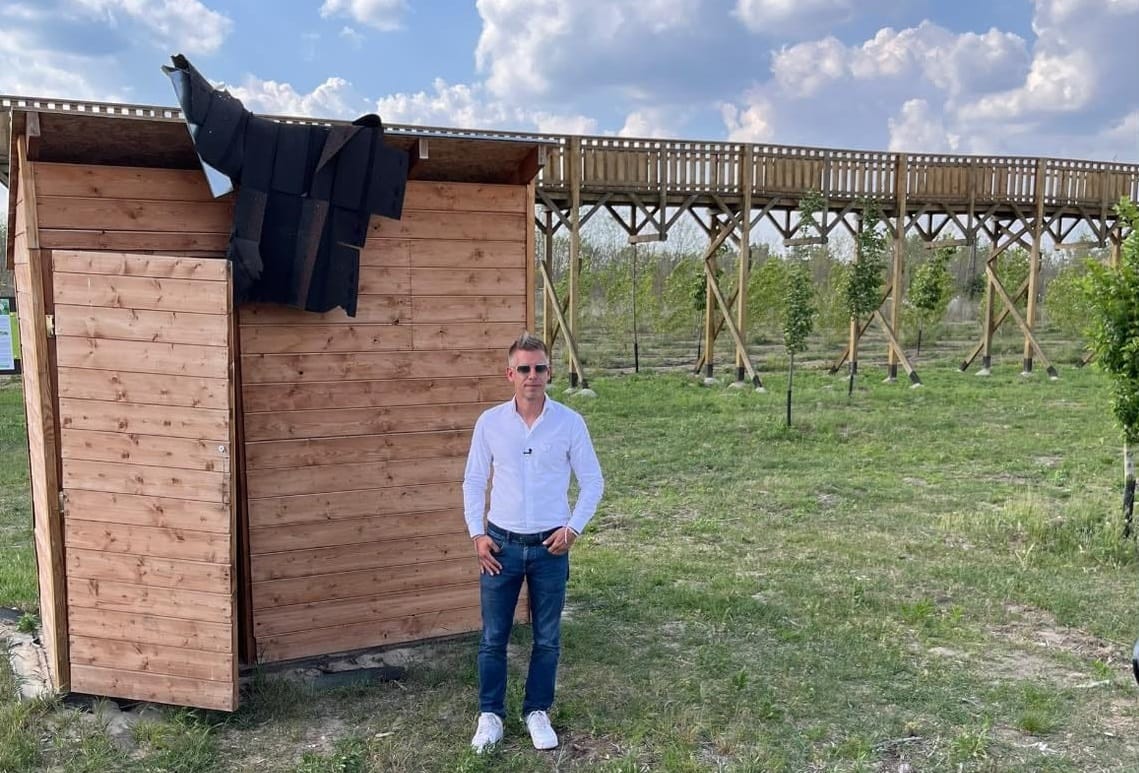 Magyar Péter is megnézte közelről a lomb nélküli lombkoronasétányt