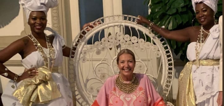 Kicsit elfajult a szülinapi fotózás, bele is bukott a brazil Vogue divatszerkesztője