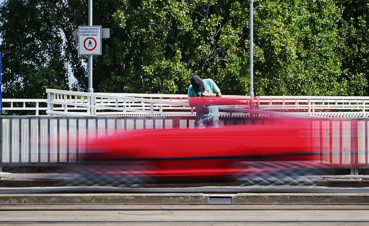142-vel száguldott valaki az Árpád hídon, 140 ezerre bírságolták