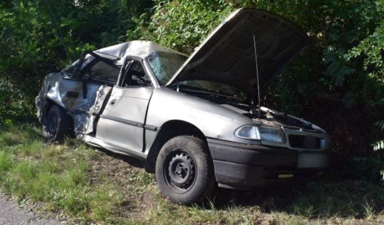 Kitalálta két tini, hogy autózik egyet Ladánybenénél, de rossz vége lett a kalandnak