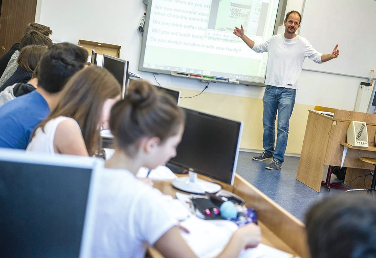 Csak tabletekkel még messzebb lökjük a magyar iskolát a 21. századtól