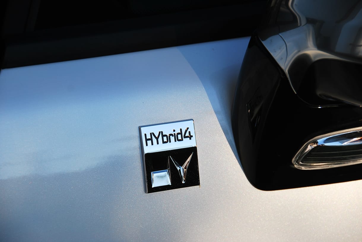 Peugeot 3008 Hy4 teszt
