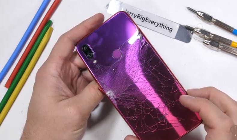 Van egy kis gond a Xiaomi Redmi Note 7 szívesen hangoztatott ellenálló-képességével