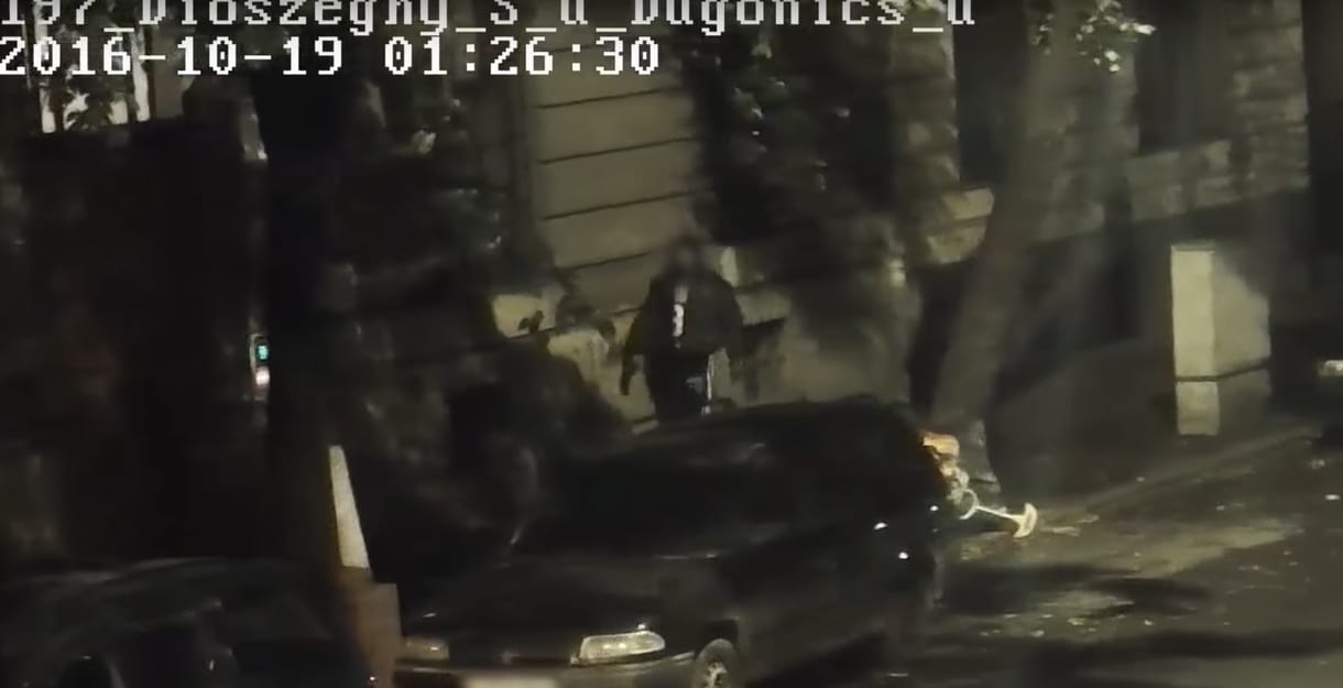 Negyedóra alatt három autót tört fel, öt perc alatt elkapták - videó