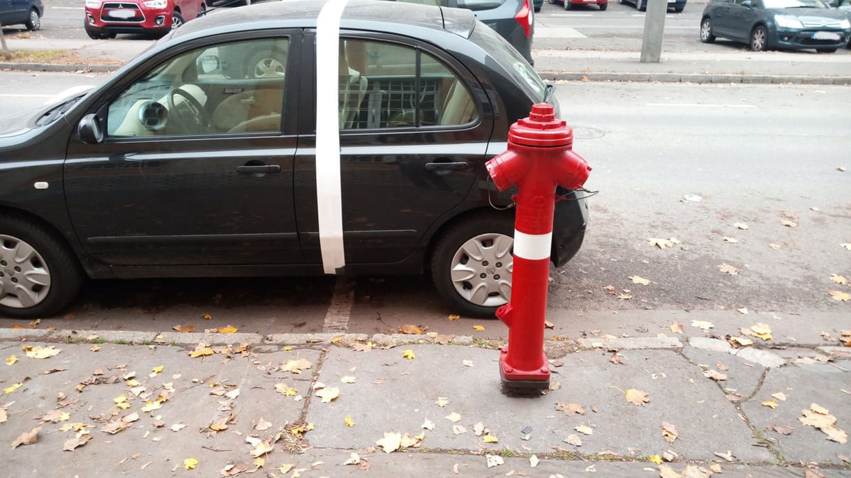 Ennyivel mentél túl a felfestésen. Erős módszerrel büntettek egy budapesti parkolást