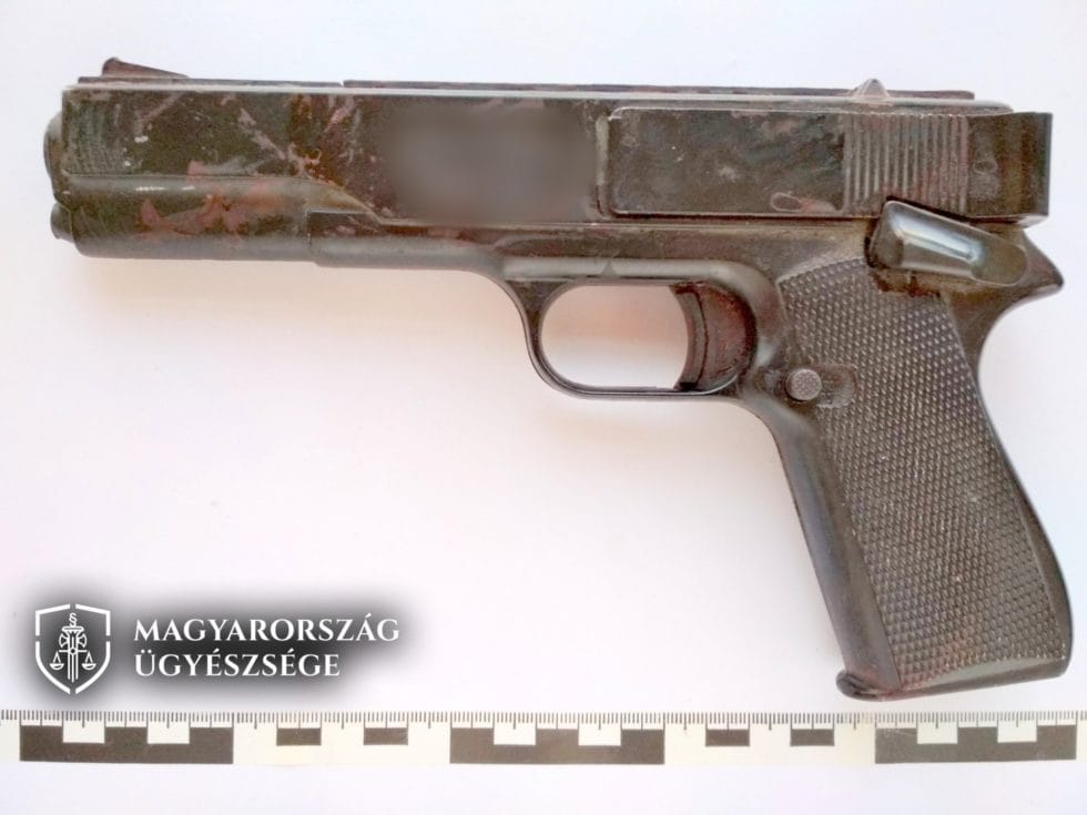 Rálőtt a rendőrökre, aztán az elfogott lövöldöző panaszt tett az intézkedés miatt