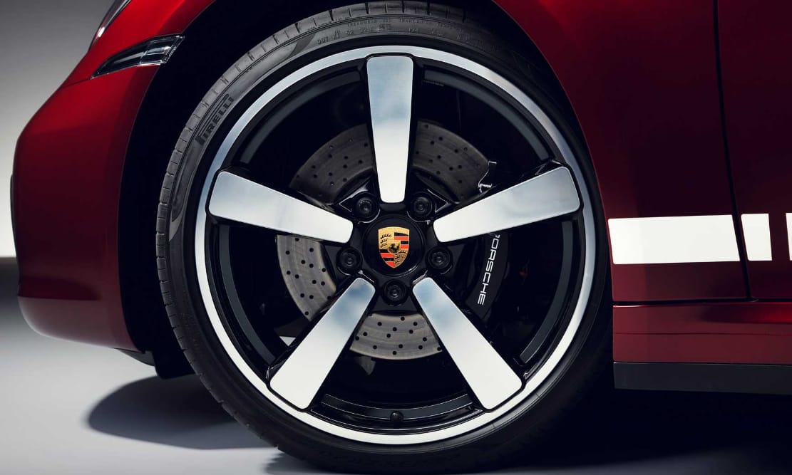 Az 50-es, 60-as évekbe repít vissza ez a limitált szériás új Porsche
