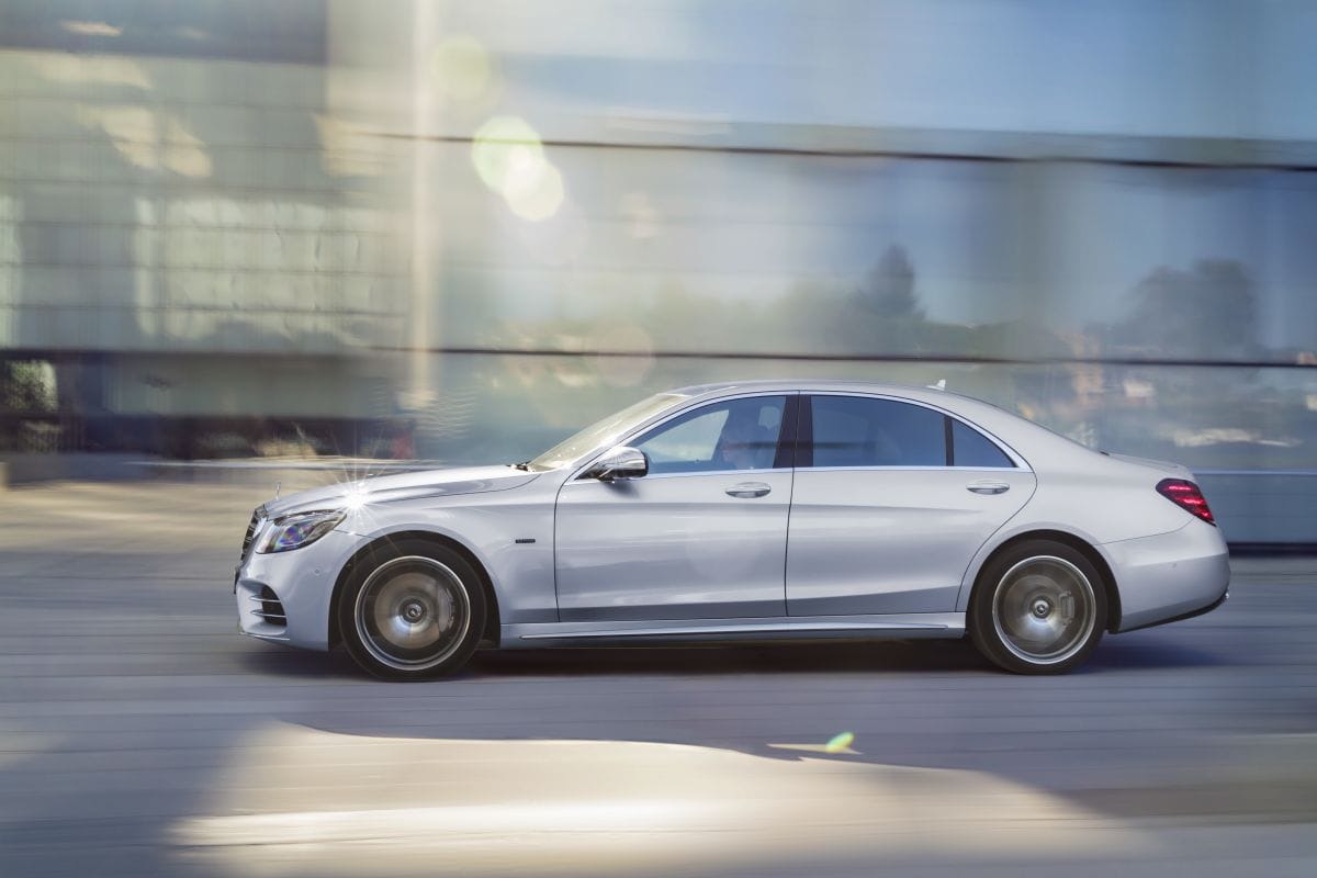 367 lóerős ez a Mercedes, de annyit fogyaszt 100 km-en, mint egy Prius