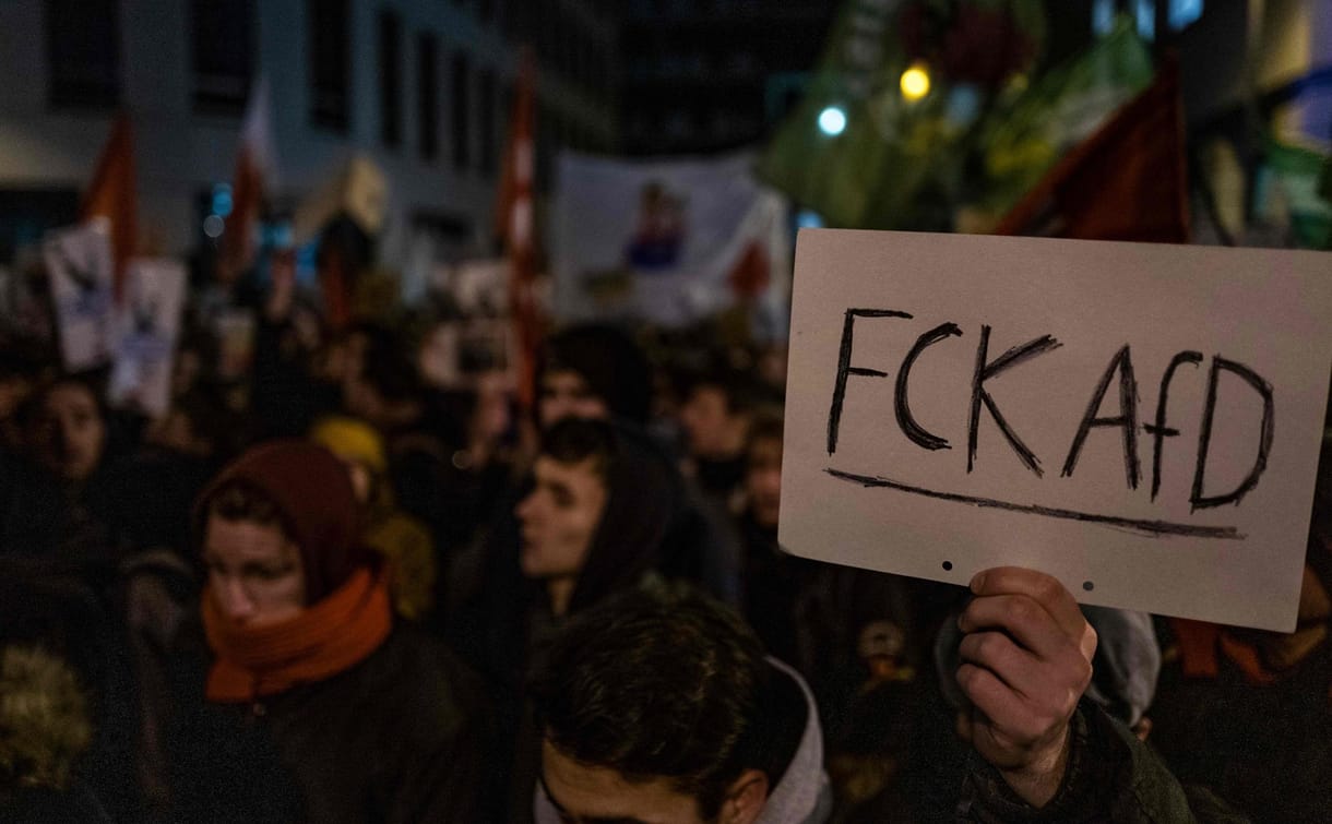 A szociáldemokraták nyertek, a szélsőjobb nagyot bukott a hamburgi választásokon