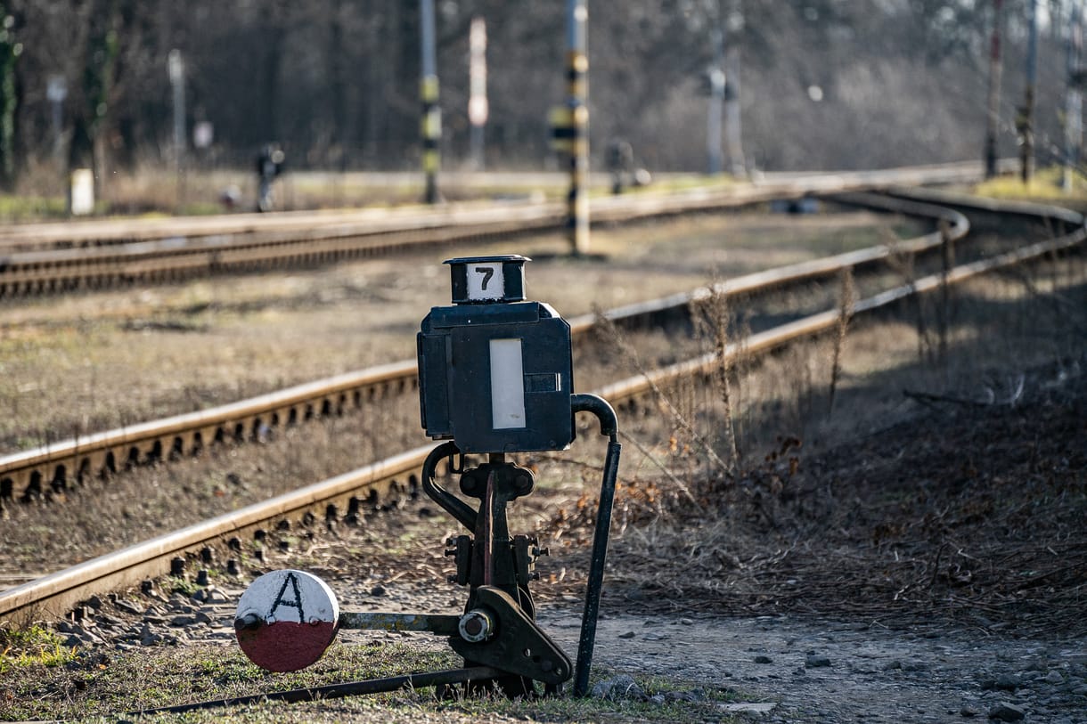 Valami régi, valami új: közös logót kap a MÁV, a HÉV és a Volánbusz