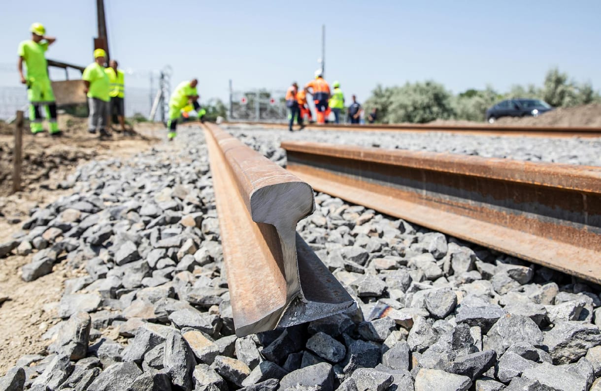 Újabb 648 millió forinttal drágult a Budapest-Belgrád vasútvonal