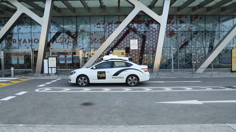Sikerült a teszt, 2730 utast szállított Abu-Dzabi első önvezető taxiflottája