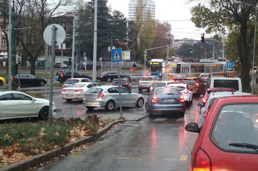 Napi ötszáz forintos dugódíjat akar a Levegő Munkacsoport