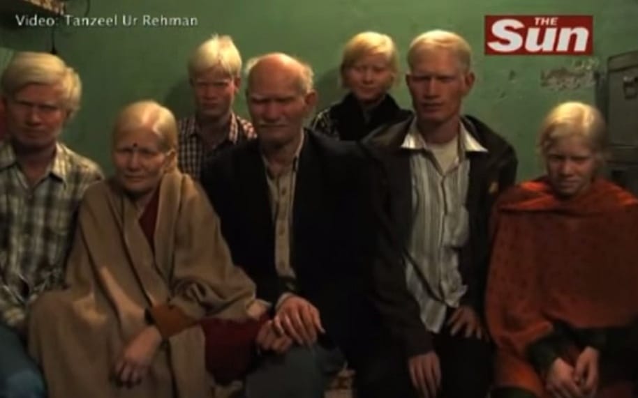Egy indiai család, amelynek minden tagja fehér bőrű – videó